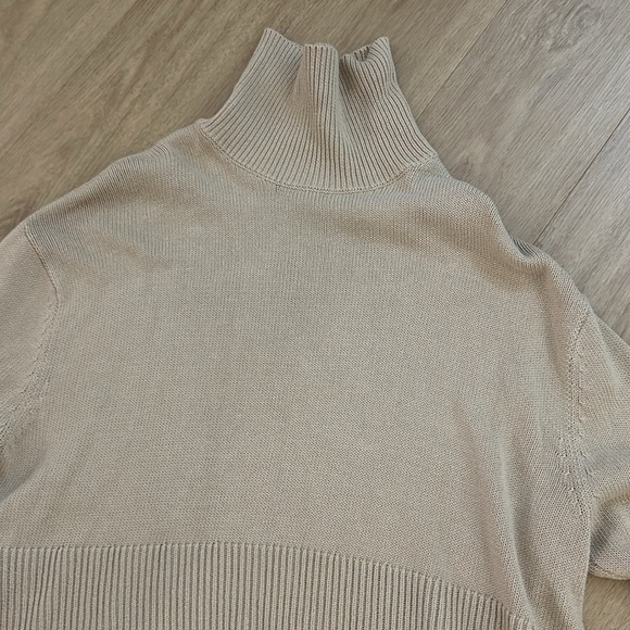 Gap Split-Hem Turtleneck Sweater - Picture 5 of 7